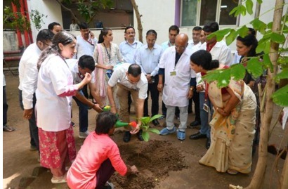 Sh. Ashok Kumar Singh, Director General, ESIC visited ESIC Model Hospital Bapunagar, Ahmedabad, Gujarat on 14.09.2024.