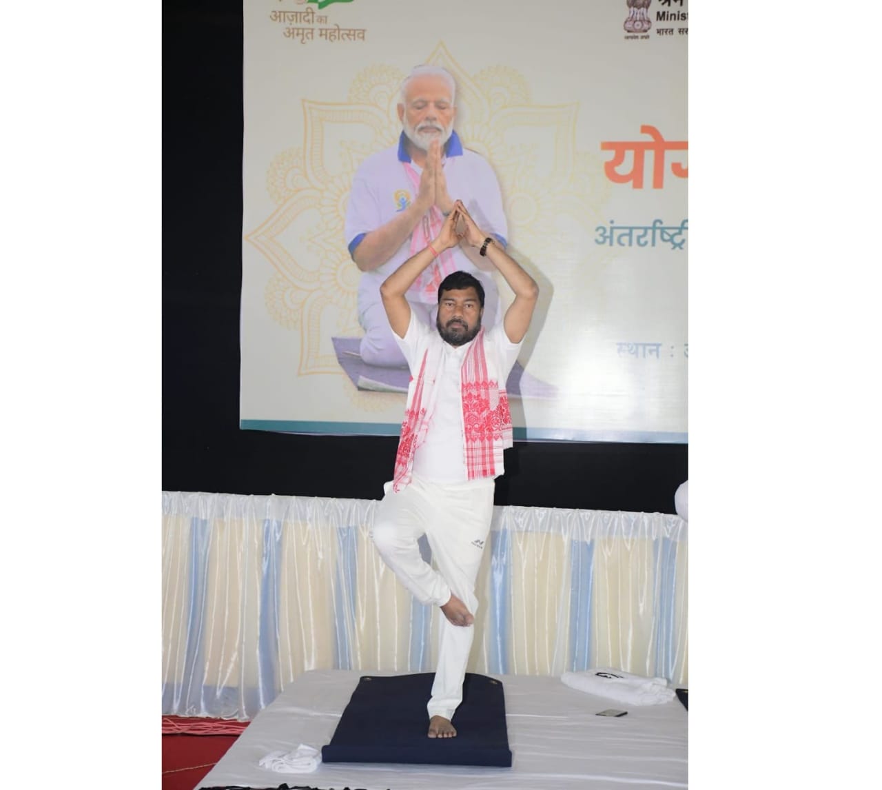Honourable Minister of State Shri Rameswar Teli participated in a Yoga practice session at the Oil India Higher Secondary School, Duliajan, ASSAM